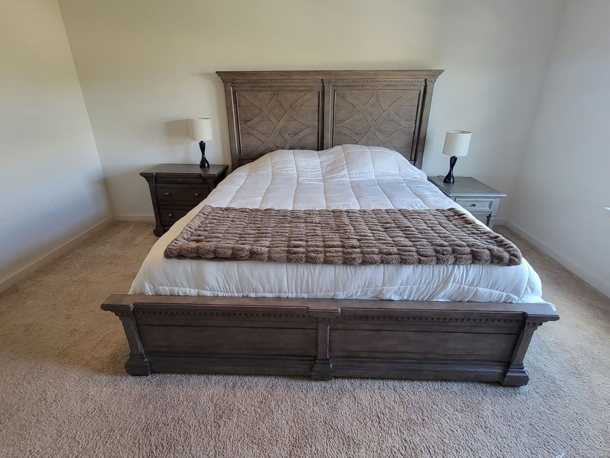 King size bed frame / Headboard