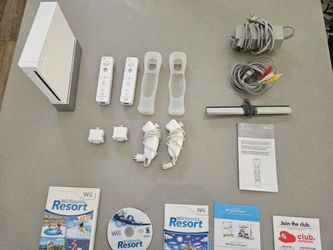 White Nintendo Wii Console, Accessories, Sports Resort Game
