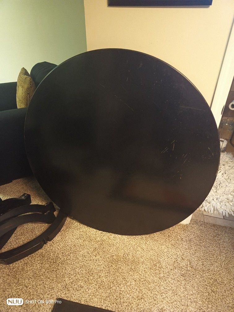 Round Table With Four Chairs And Coffee Table