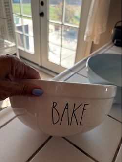Rae Dunn large bake bowl