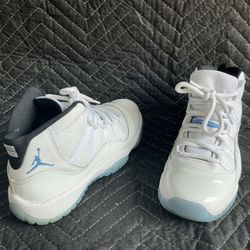 Jordan 11 Retro High Legend Blue Columbia Size 6.5Y