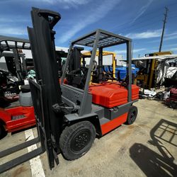 Toyota Forklift, 6000 Lbs, 2 Stage, Sideshift 