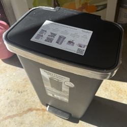 Trash Can 