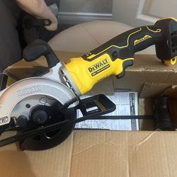 DeWalt 4 1/2” Circular Saw BRAND NEW IN BOX,!