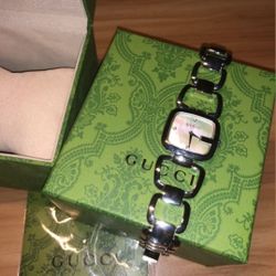 Gucci Womens Stainless Steel 35mm Watch