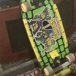 Vintage 1980s ninja Turtles skateboard
