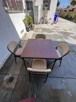 Picnic Table W/4 Chairs