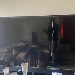 Onn Roku Tv ,Flat Screen ,Black ,65inches