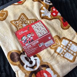 Disney Christmas Mickey & Minnie Mouse blanket