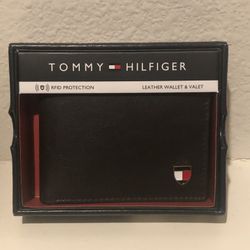Tommy Hilfiger Bifold ID Pullout Wallet + Key Valet