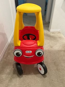 Little Tikes Cozy Coupe Ride-On Toy