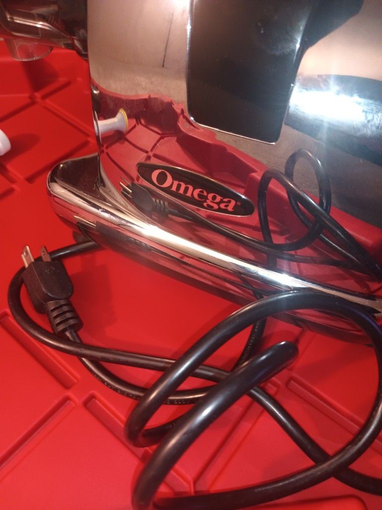 Omega Juicer