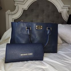 Navy Blue Michael Kors Purse And Wallet 