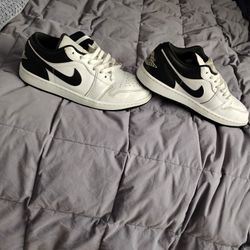 Jordan Low  Ones Size 9