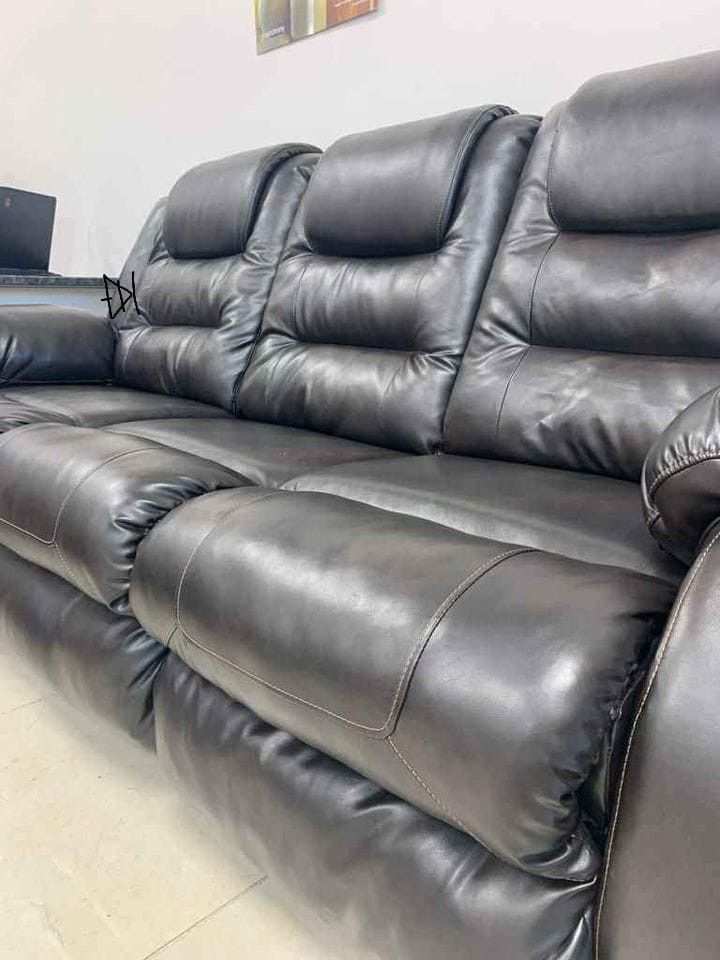 💕Vacherie Reclining Sofa and Loveseat $10 Down Payment and delivery available 