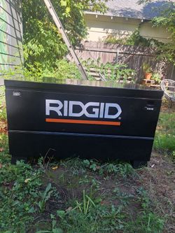 Rigid tool box