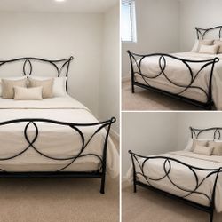 Black Metal Queen Bed Frame – Excellent Condition