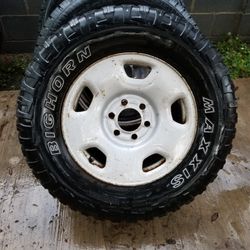 $30 For 3 Ford Rims 6 Lug 17in. Tires No Good.