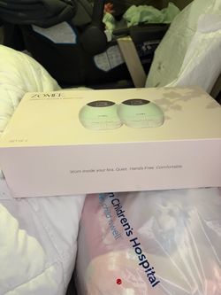 Zomee Fit Wearable Hands-Free electric Breast Pump + 4 bags Motif Breastmilk Storage Bags,40 CT