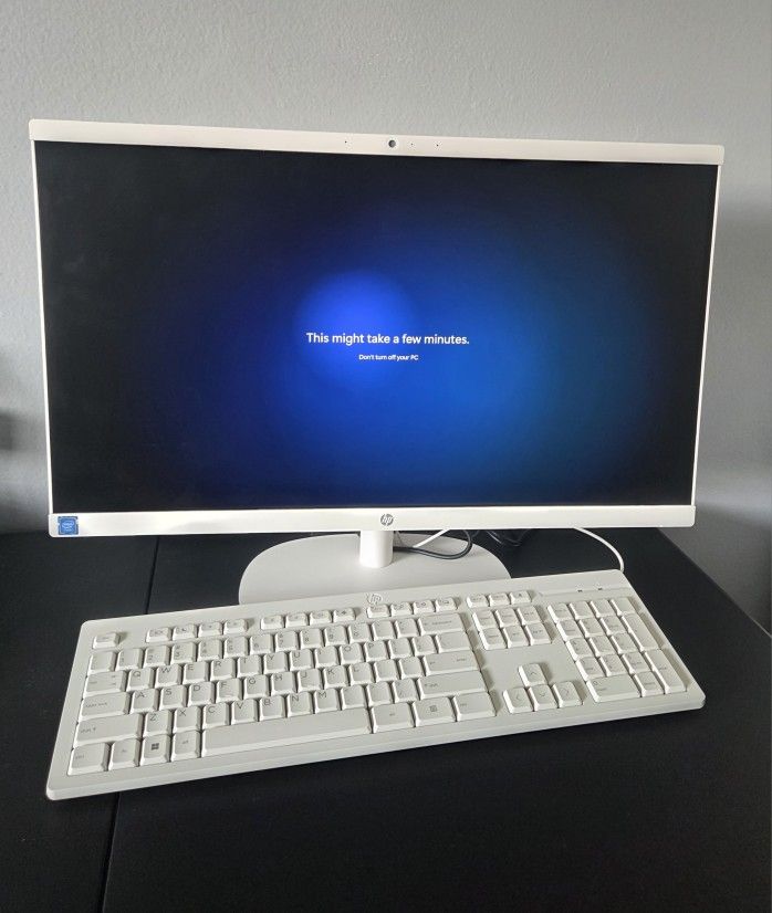HP 21.45 inch All-in-One
Desktop PC 16GB 