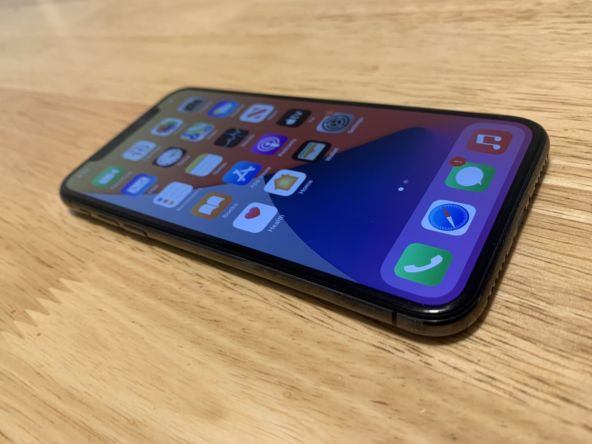 IPHONE X 256GB UNLOCKED TOO ALL CARRIERS AND WORDLE WIDE