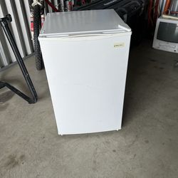 Small refrigerator great condition