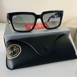 New RayBan Sunglasses With Original RayBan Packaging