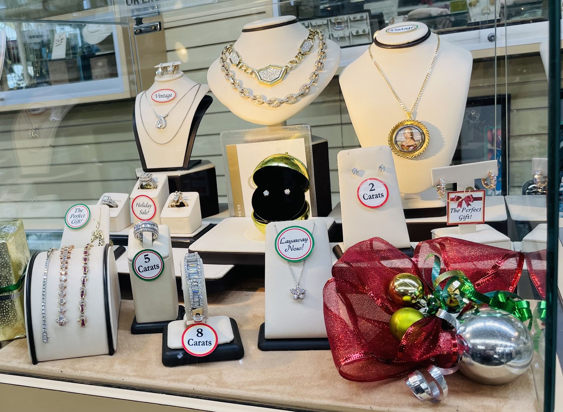 18K White Gold Cartier Leve Band