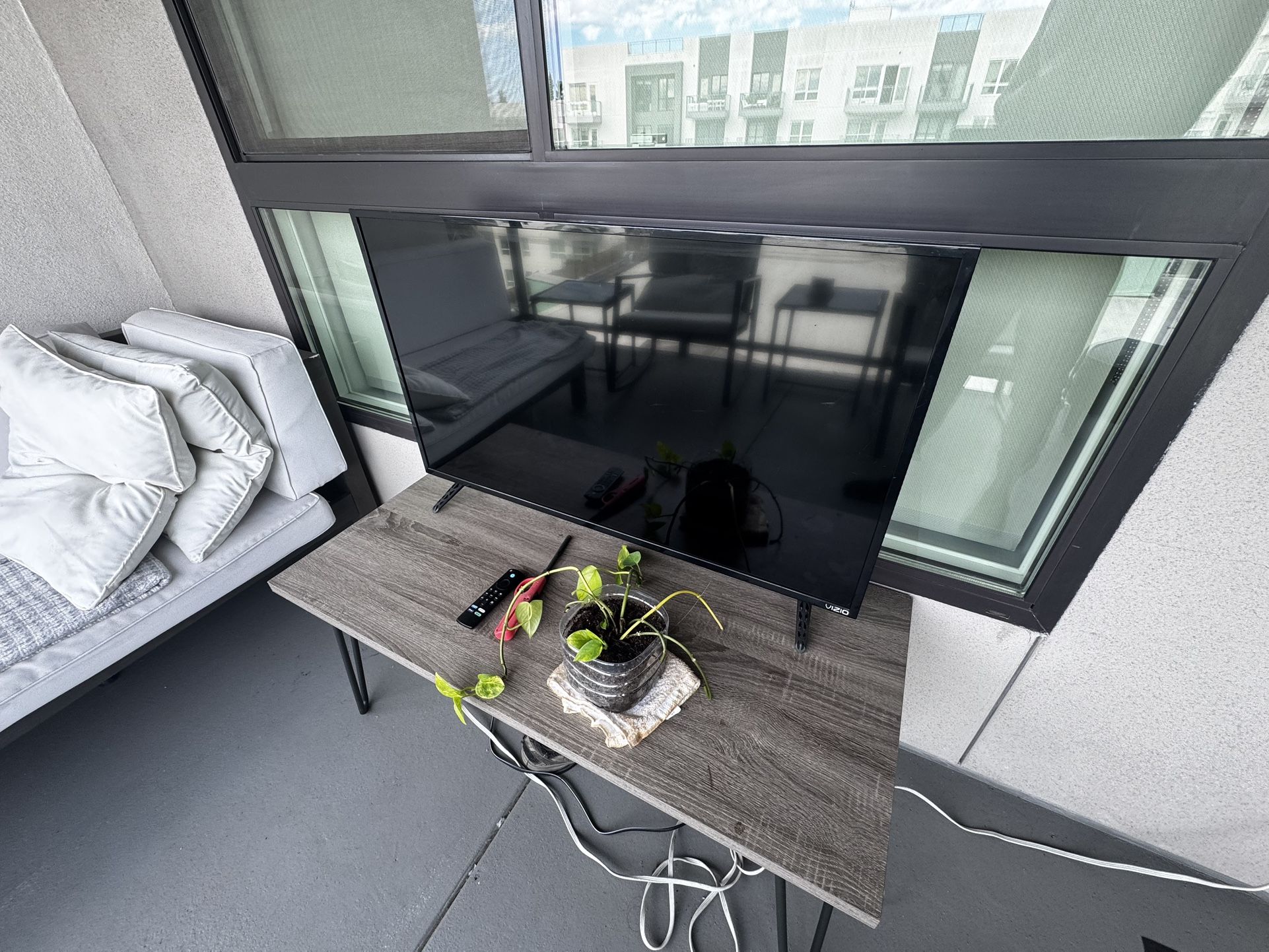 Small SMART TV