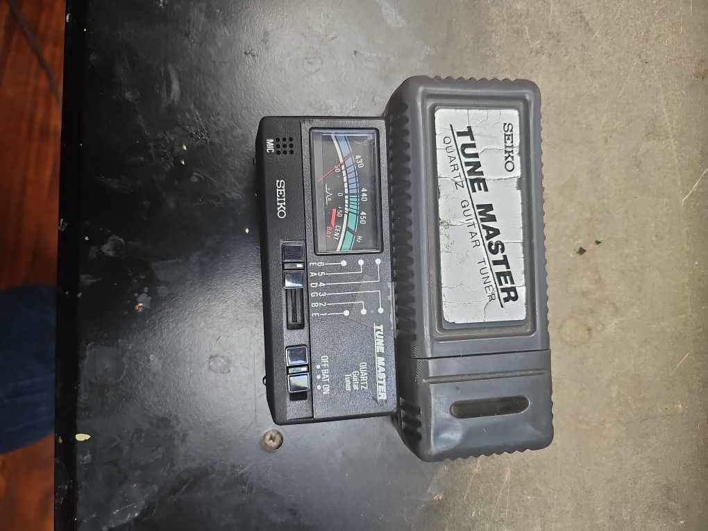 Vintage Guitar Tuner