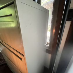 filling cabinet 