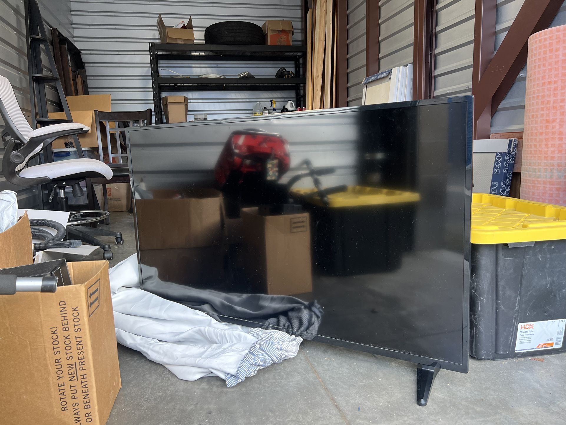 43” 4k Insignia Smart Tv With Fire Tv