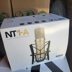 Rode NT1 5th Generation 
Condenser Microphone