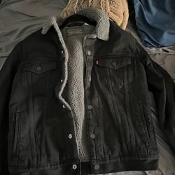 Black Levi’s Denim Jacket 