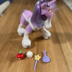 Zoomer enchanted Unicorn