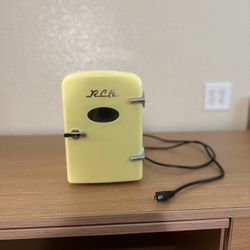 Like New RCA 0.15 cubic foot Mini Retro Refrigerator 