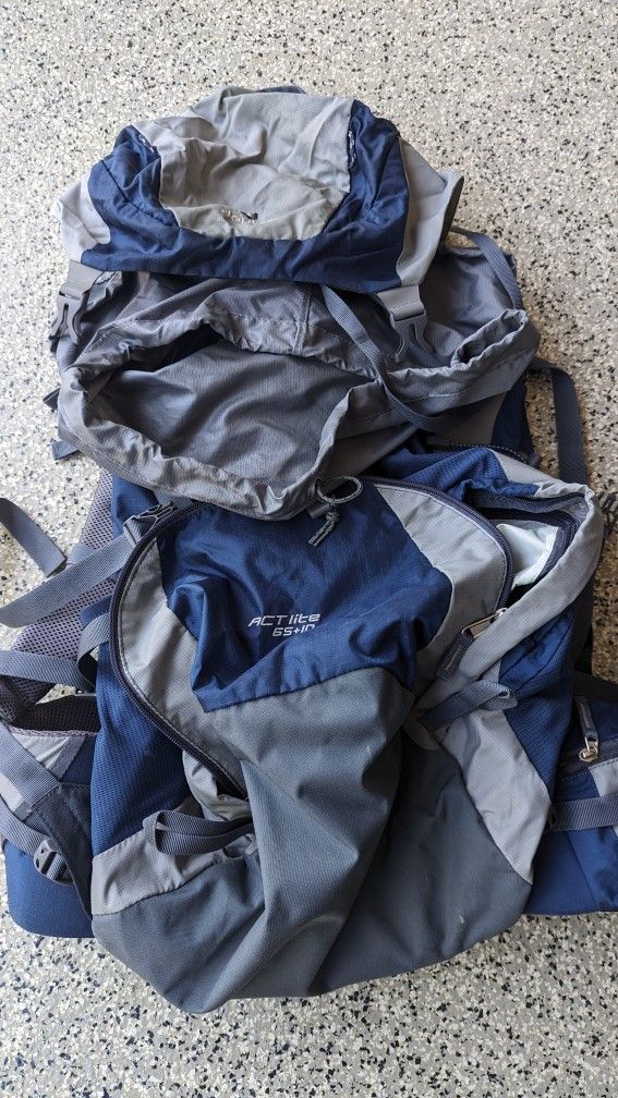 Deuter ACT-Lite 65+10 Backpacking Backpack 