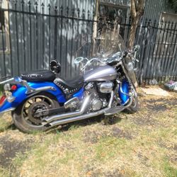 2006 YAMAHA VSTAR 1300 $5000