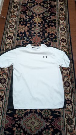 Mens Medium White Under Armour Shirt