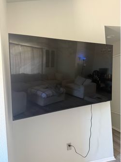 Samsung 75" DU7200 4K Smart TV - $600 OBO