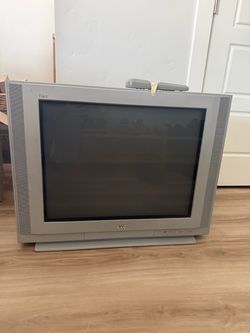 (PENDING SALE) JVC Iart CRT Television with Remote