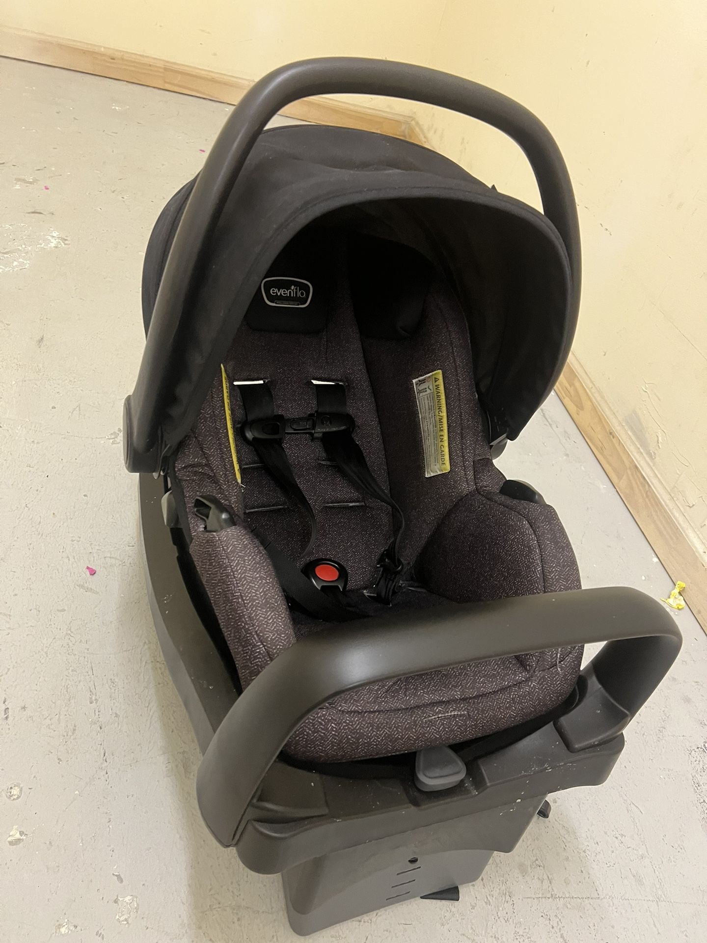 Perfect for New Parents! Gently Used Evenflo 6-in-1 Stroller & Car Seat – Lightweight, Comfy & Travel-Ready!