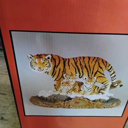 Tiger And Cubs Statue. Never Opened