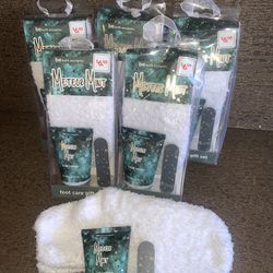 Socks And Lotion Gift Set 