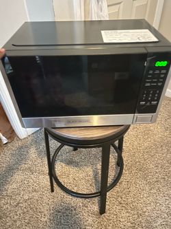BLACK+DECKER Countertop Microwave – Black/Stainless