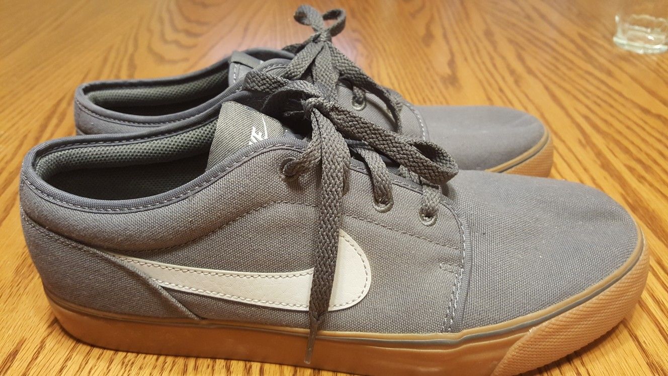 Nike Toki Low TXT Canvas Shoes Grey/Gum Size 9.5