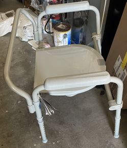  senior Bathroom chair with handles 