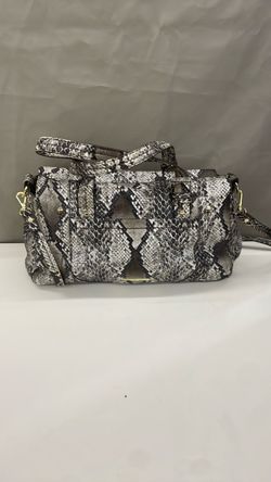 Nine West purse. Item No 318 (Shopgoodwill)