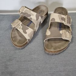 Birkenstocks Arizona Soft Footbed Size 7-7.5