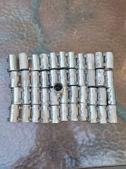 Lot of45 Metal Conduit Couplings 3/4" with Set Screws
